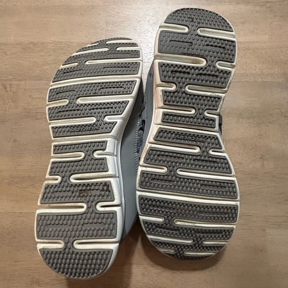 Skechers Slip On Sport Gray/Pink Sneakers Size 8 - Picture 2 of 5